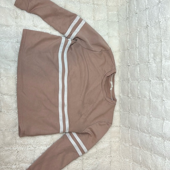 Blush Pink sweater shirt with white detailing lines - Picture 1 of 2